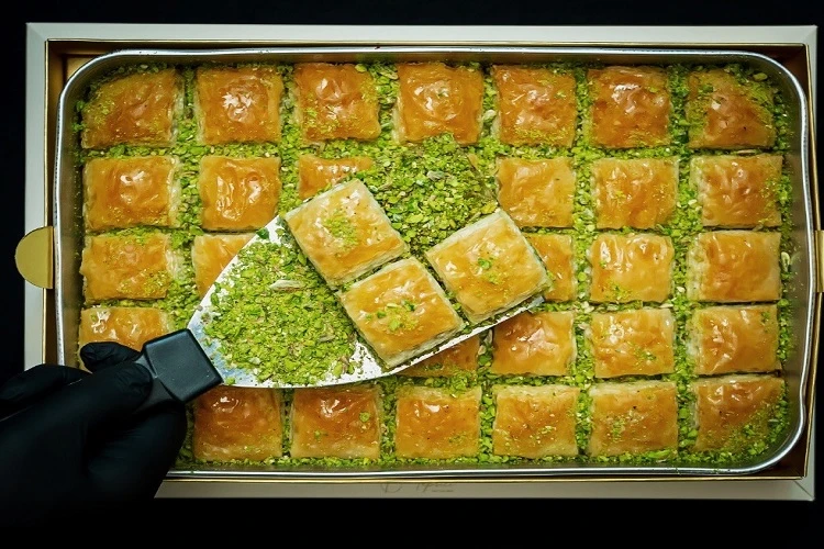 İzmir Toptan Fıstıklı Baklava